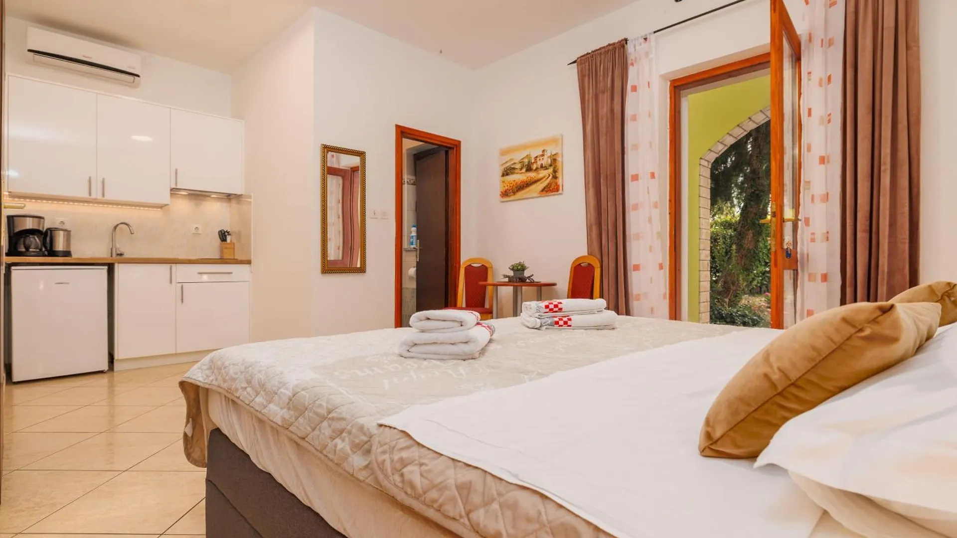 Apartmani Ane Vrh  Vrh (Krk)